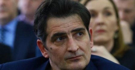 Kapidžić odgovorio Hadžifejzoviću, Forti i Čampari