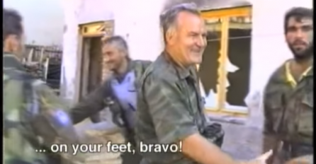 POSTOJI MNOGO SNIMAKA IZ 90-IH, ALI OVAJ SNIMAK JASNO GOVORI KO JE MLADIĆ: Pogledajte njegov govor kad je ušao u Srebrenicu (VIDEO)