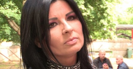 VISOK, PUNO MLAĐI OD NJE - OVO JE DEČKO MAJE MARIJANE: Krila ga je od javosti, a sad su ih uhvatili PAPARAZZI, IZNENADIT ĆETE SE KAD GA VIDITE