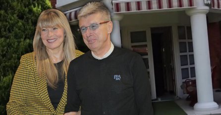 BIJELI NAMJEŠTAJ, KLAVIR, ŠANK, ZELENI RASKOŠNI VRT - ZAVIRITE U VILU SAŠE POPOVIĆA: Ovi detalji će vas raspametiti (VIDEO)