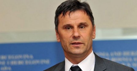 Odgovor Novalićevog kabineta: Umjesto odgovora stručnjacima, Forto tvita