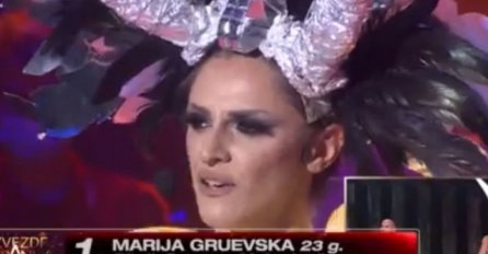 PROŠLI PUT SE POJAVILA SA ZMIJOM NA SCENI - A DA JE VIDITE SADA: Takmičarka Zvezda Granda NOVIM IZGLEDOM ŠOKIRALA SVE, EVO ŠTA JE OBUKLA