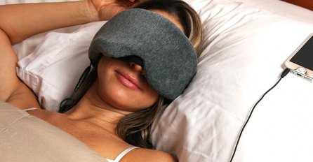 VEČERAS OTIĐITE NA SPAVANJE U ČARAPAMA: Evo šta se događa u tijelu kad ih obujete pred spavanje