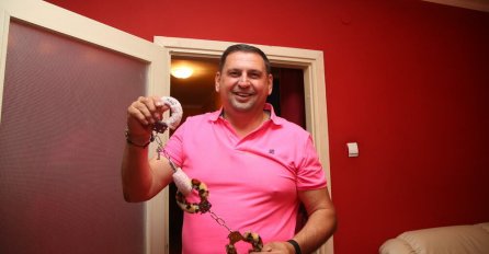 OTAC MAJE MARINKOVIĆ OTVORIO VRATA NJENE SPAVAĆE SOBE: Na ormaru pehari, svukud odjeće, A ONDA JE KAMERA SNIMILA I OVAJ ĆOŠAK, evo šta se tu nalazi