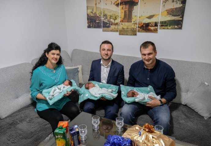 Načelnik Efendić posjetio bračni par Bojić koji su nedavno dobili trojke