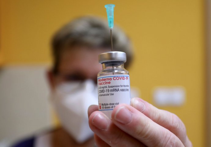 EMA odobrila Modernino cjepivo za treću dozu