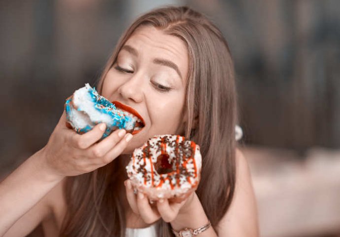 10 ZNAKOVA DA STE ZAVISNI OD ŠEĆERA: Krizirate za slatkišima, AKO RADITE OVE STVARI U VELIKOM STE PROBLEMU!