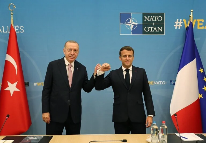 Macron poručio Erdoganu: Francuska želi "krenuti naprijed" u odnosima s Turskom