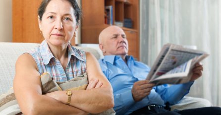 Nakon 35 godina braka, rekao je ženi da je prestara za njega: Evo kakav je odgovor dobio