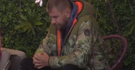 ISPLIVALA JANJUŠEVA SLIKA IZ PROŠLOSTI, evo kako je izgledao nekada: Objavio njegov brat, SVI ČEKAJU JANJUŠEVU REAKCIJU- neće mu biti drago