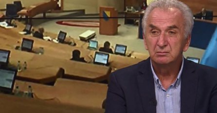 Šarović: Želimo da “razgolitimo” Dodika, SNSD-u je došao kraj