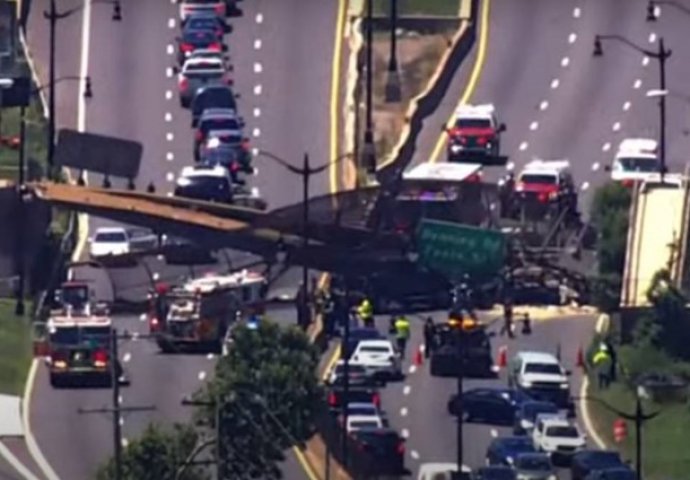 U Washingtonu se srušio pješački most, dio mosta pao na automobile!