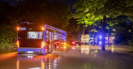 Jaka oluja u Berlinu, sve poplavljeno, ima povrijeđenih