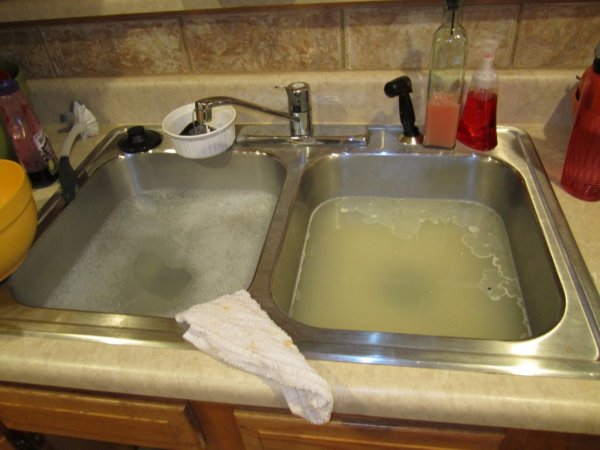 clogged-sinks-fixing-a-clogged-kitchen-sink-clogged-kitchen-sink-1024x768