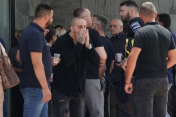 202120-sahrana-otac-vuk-mob-318882-photo-e-stock-caslav-vukojicic-f