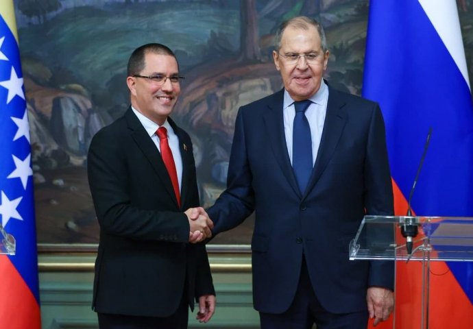 Rusija i Venezuela pregovaraju o jačanju vojne suradnje, iz Moskve osudili američke sankcije