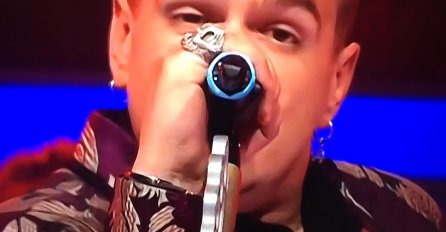 GRMI NA GRANDOVOJ SCENI! ISAK ŠABANOVIĆ ODUŠEVIO NASTUPOM - svi u 1 detalj gledaju i u glas pjevaju: POGLEDAJTE KO JE S SNJIM