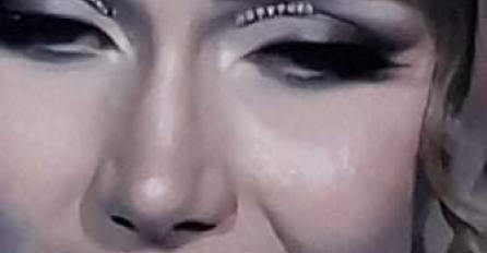 ZORJA PAJIĆ SVA U BIJELOM U FINALU - A SVI GLEDAJU ŠTA JE IZA NJE NA EKRANU: Šminkom i frizurom raspametila!