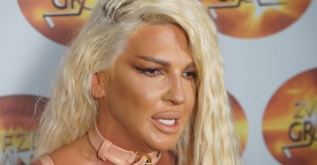 OVAKO JE KARLEUŠA BILA OBUČENA SINOĆ, A MALO KO SE SJEĆA ŠTA JE OBUKLA ZA PROŠLO FINALE ZVEZDE GRANDA: Objavljene slike (FOTO)