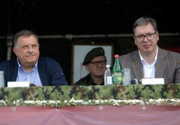 Dodik s Vučićem na vojnoj vježbi: “Radujemo se snazi Srbije, uživamo u tome”