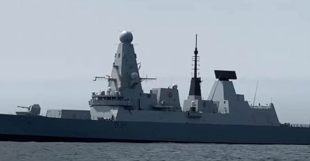 "ČINI SE DA JAMES BOND NIJE VIŠE ONAJ STARI": Povjerljivi dokumenti o operaciji britanskog razarača i ruskoj reakciji u Crnom moru pronađeni bačeni iza jedne autobusne postaje