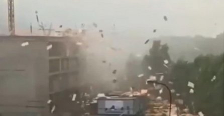 Moskvu pogodio uragan: Vjetar nosio krovove, 15.000 domova ostalo bez struje