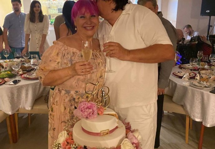 VELIKO SLAVLJE KOD ZORICE BRUNCLIK, CIJELA ESTRADA JOJ ČESTITA: Kemiš se posebno potrudio da iznenadi pjevačicu (FOTO)