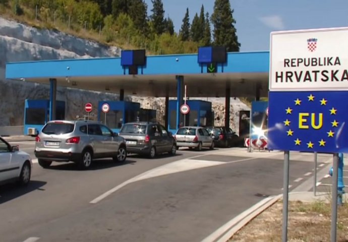 STANJE NA PUTEVIMA: Kolone vozila čekaju na prijelazu Šćepan Polje za ulazak u Crnu Goru