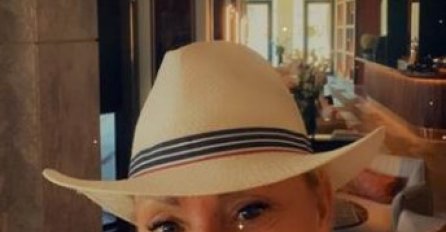 LEPA BRENA UŽIVA NA JAHTI OD 6 MILIONA EURA, A SADA JE POKAZALA LUKSUZNI SMJEŠTAJ: Sve u kristalima - 1 DETALJ SVIMA PRIVUKAO PAŽNJU