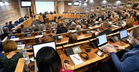 Političari u FBiH se prvo odrekli paušala, pa zatražili njihovo retroaktivno isplaćivanje