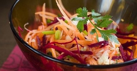 3 VEČERI PRIJE SPAVANJA JEDITE OVU VITAMINSKU SALATU, čini čuda našem tijelu: Rezultat će vas oduševiti