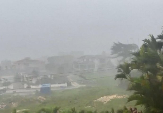 Tropska oluja Elsa postala uragan, udarit će na obalu Floride