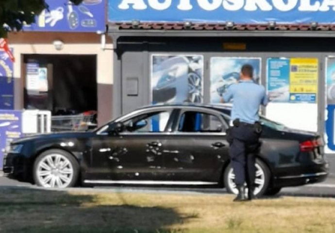 Muškarac razbio šefu auto sjekirom jer mu mjesecima nije dao platu