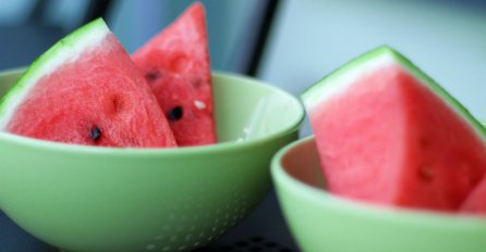 U 3 KORAKA PREPOZNAJTE SLATKU LUBENICU: Evo šta pokazuje da je LUBENICA ZRELA! Da smo barem ranije znali...