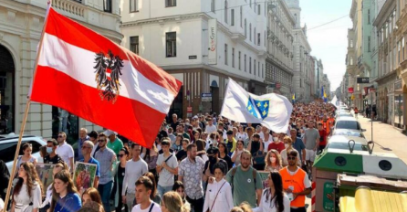 Hiljade građana u Beču obilježava 26. godišnjicu genocida u Srebrenici