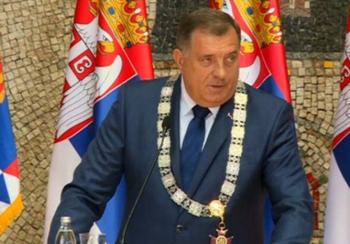 Kako je Milorad Dodik u jednom intervjuu pokazao sav svoj "raskošni" primitivizam