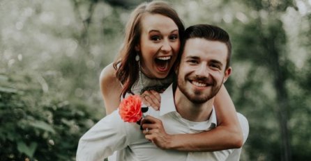 LJUBAV je bitna, ali NE POTCENJUJTE ni HUMOR! 7 razloga zašto je smijeh KLJUČ za održavanje VEZE!