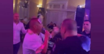 ĐANIJU NAPRAVILI KRAGNU OD PARA! Folkeru pune ruke NOVČANICA, samo na čelu 500 €, kući odnio 3 prosječne godišnje plate!