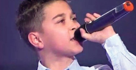 SJEĆATE LI SE MALENOG, PRESLATKOG DAVIDA IZ PINKOVIH ZVEZDICA: Sinoć je imao nastup, djevojke vrištale kad su ga ugledale! (FOTO)