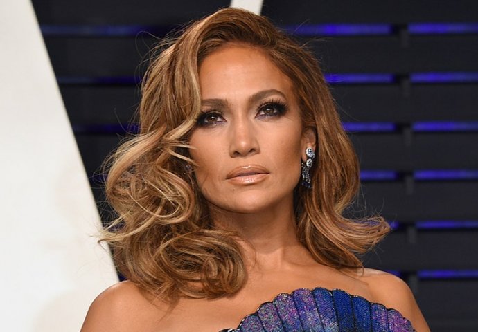 TRENER JENNIFER LOPEZ OTKRIO TAJNE SAVRŠENE LINIJE DIVE! Zamorni treninzi u teretani odlaze u povijest