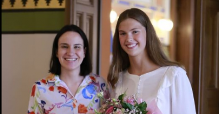 Gradonačelnica Karić Lani Pudar uručila kartu za korištenje Olimpijskog bazena Otoka