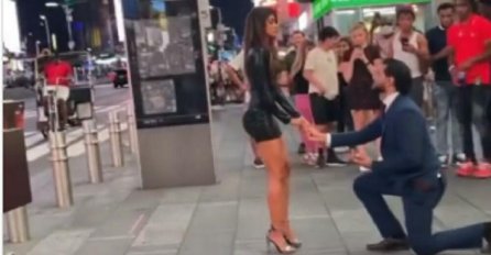 DEČKO ZAPROSIO DJEVOJKU U CENTRU GRADA: Dotjerao se, obukao odijelo, kleknuo i izvadio prsten! Ovakvu reakciju NIJE OČEKIVAO! (VIDEO)