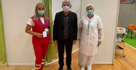 Šefik Džaferović vakcinisan u Zenici, primio vakcinu Sinopharm