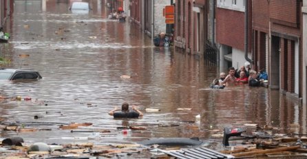 Stotine ljudi evakuirano nakon probijanja nasipa u Nizozemskoj