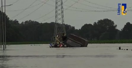 Voda probila nasip, hiljade ljudi u bijegu: "Zastrašujuće je", pogledajte prizore iz Nizozemske