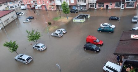 POGLEDAJTE FOTOGRAFIJE IZ MODRIČE: Ulice poplavljene, situacija nije nimalo dobra