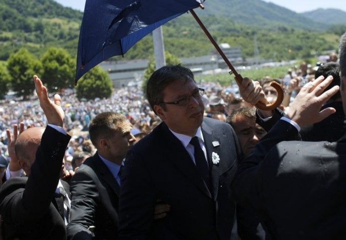 Suđenje Dumanoviću zbog Vučića u Potočarima može biti javno