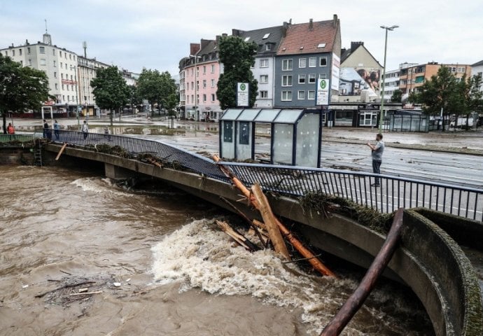 Užasne scene u Evropi: Cijela sela su potopljena, poginulo više od 120 ljudi