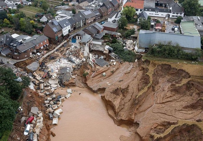 Najgore poplave u pola vijeka: Broj preminulih narastao na 168, traga se za stotinama