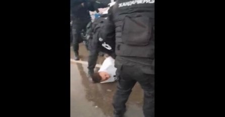 "Ruke na glavu": Pogledajte munjevitu akciju hapšenja policijskog inspektora u Banjoj Luci (VIDEO)